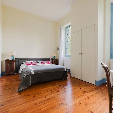 Chateau De La Grotte