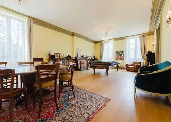 Chateau De La Grotte