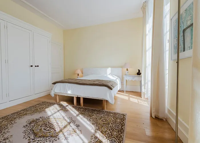 Chateau De La Grotte *