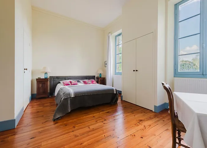 Chateau De La Grotte