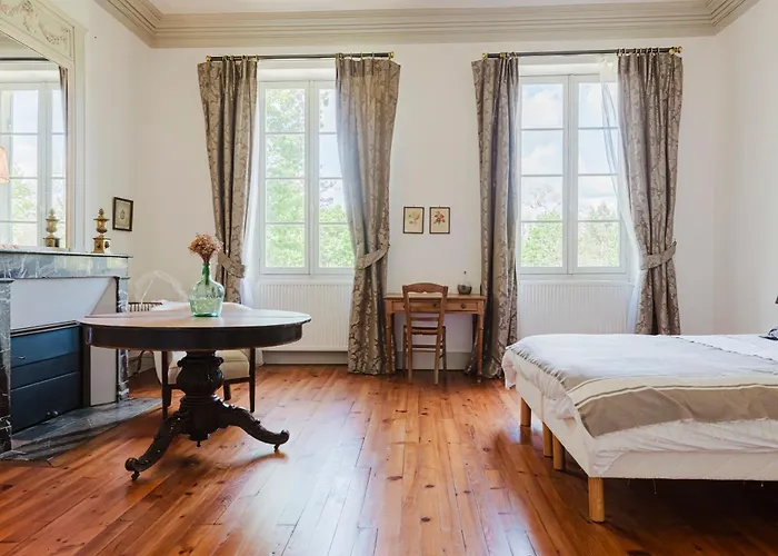 Chateau De La Grotte *